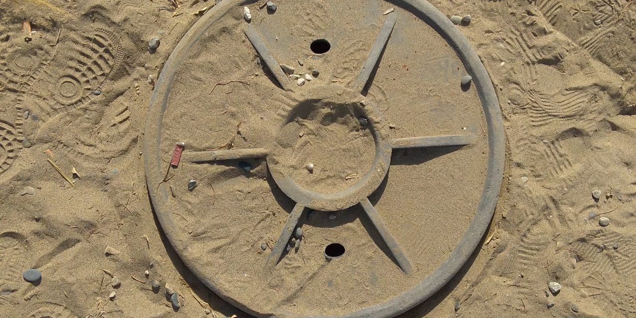 Manhole Cover Report: from the Silk Road north of Hotan, China