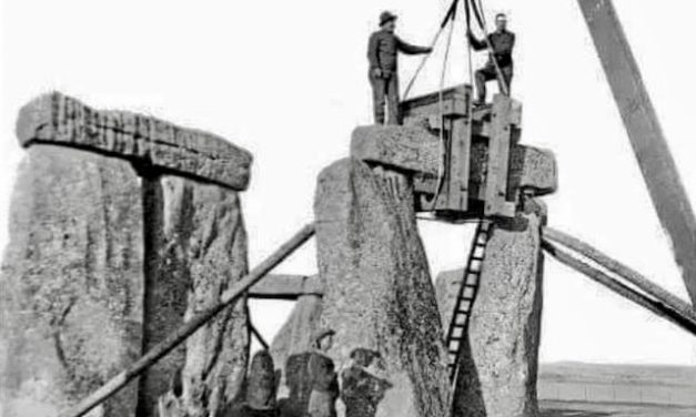 Stonehenge: still working at moving stones back an hour